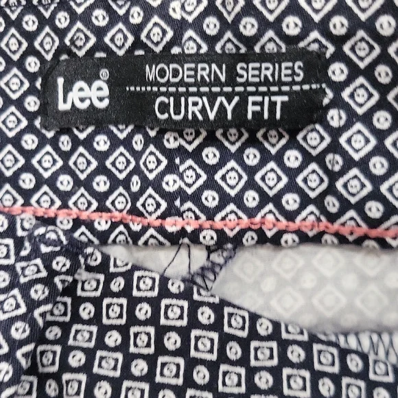 Lee Navy and White Patterned Capri - Picture 4 of 6